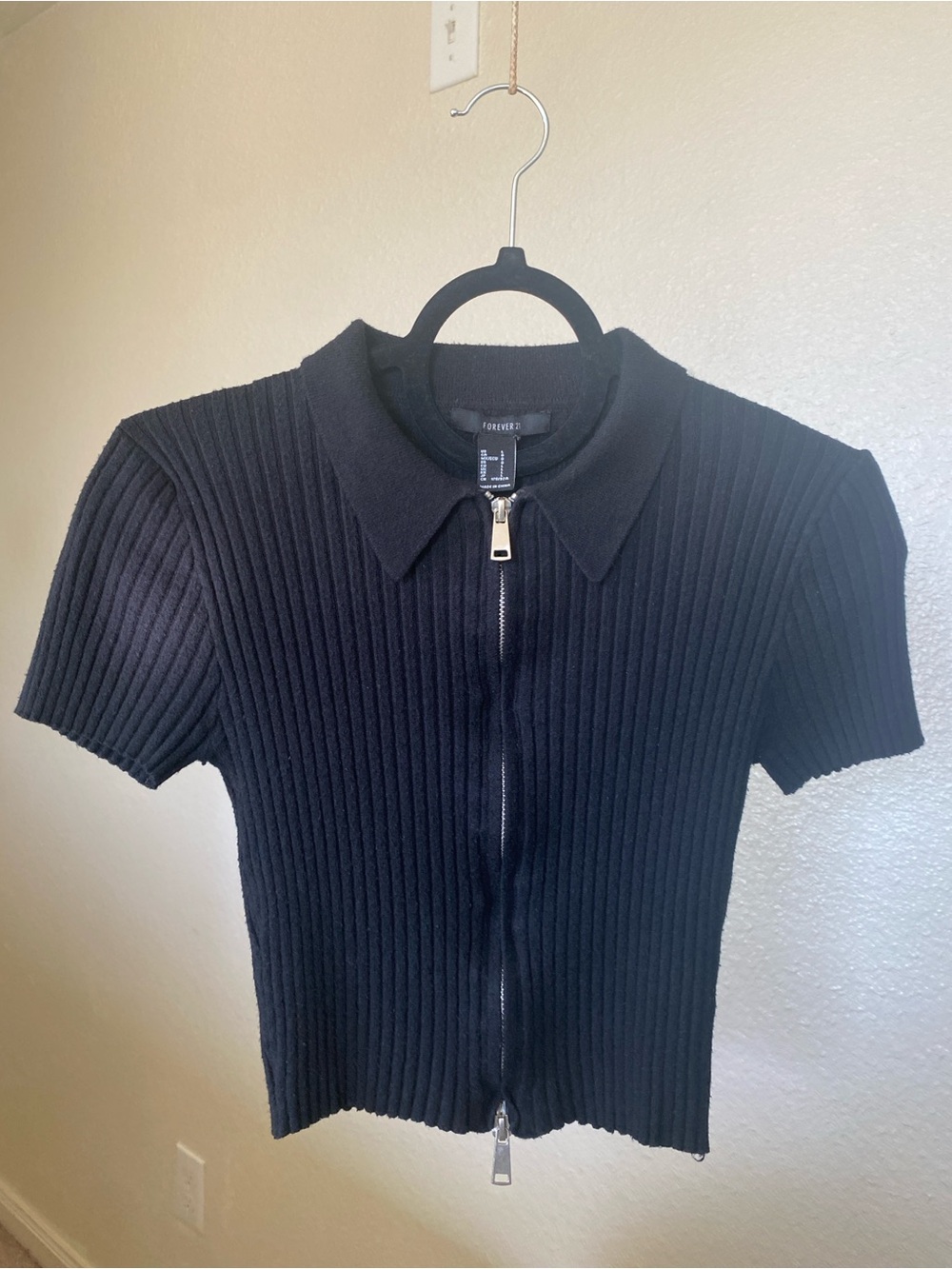 Forever 21 Black Ribbed Zip-Front Short Sleeve Sweater Top
